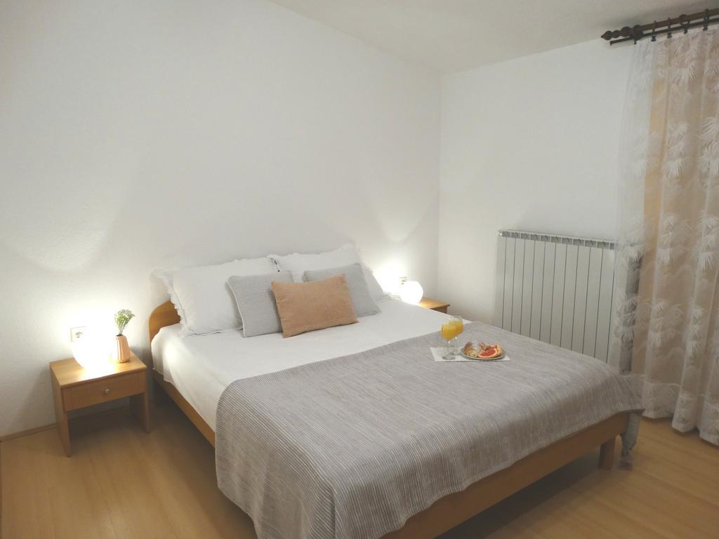 Marina Apartments Каштела Екстер'єр фото