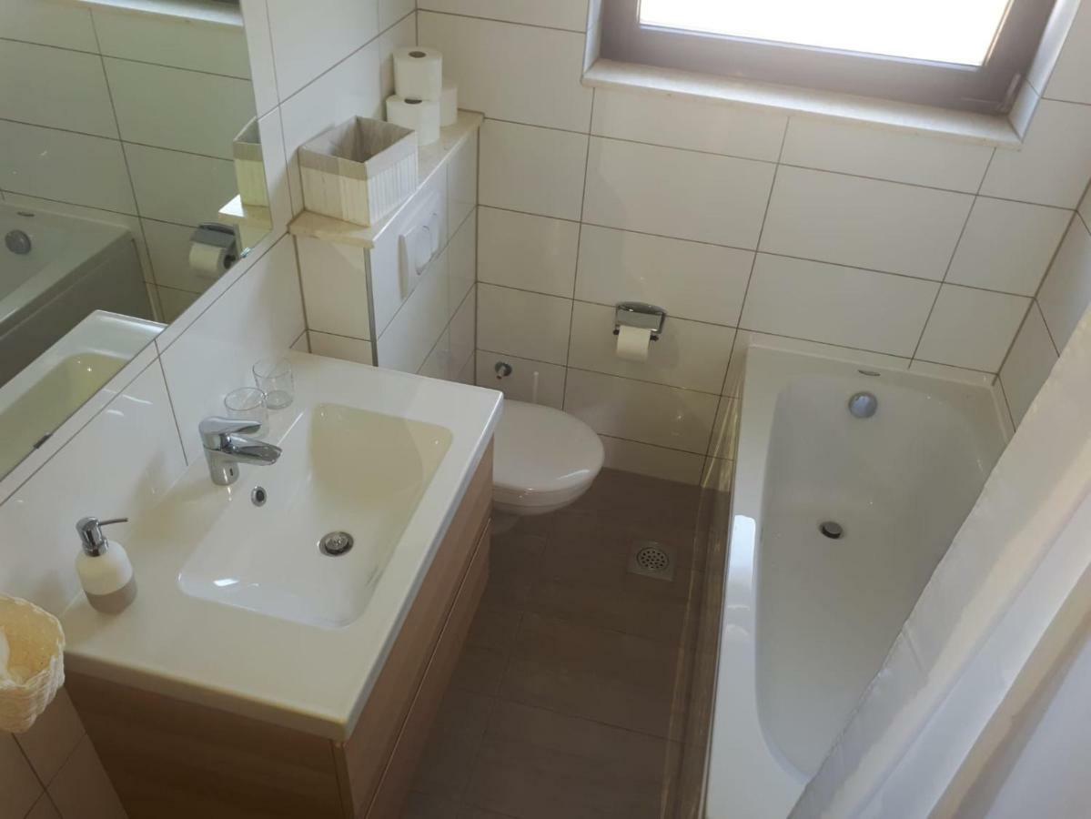 Marina Apartments Каштела Екстер'єр фото