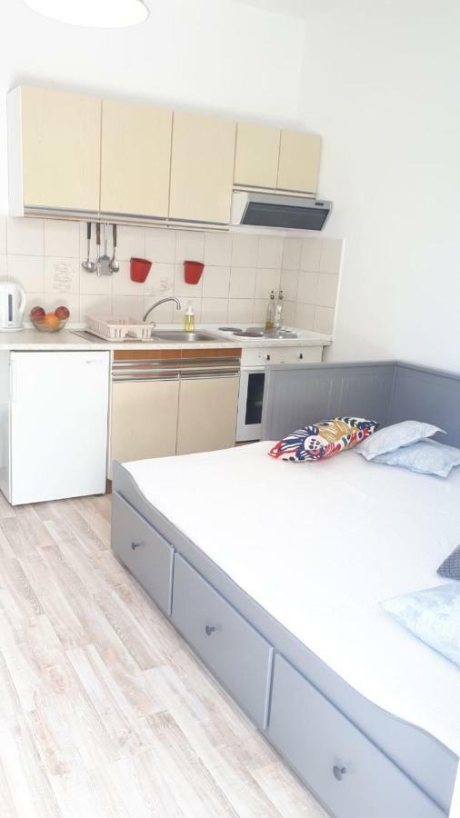 Marina Apartments Каштела Екстер'єр фото